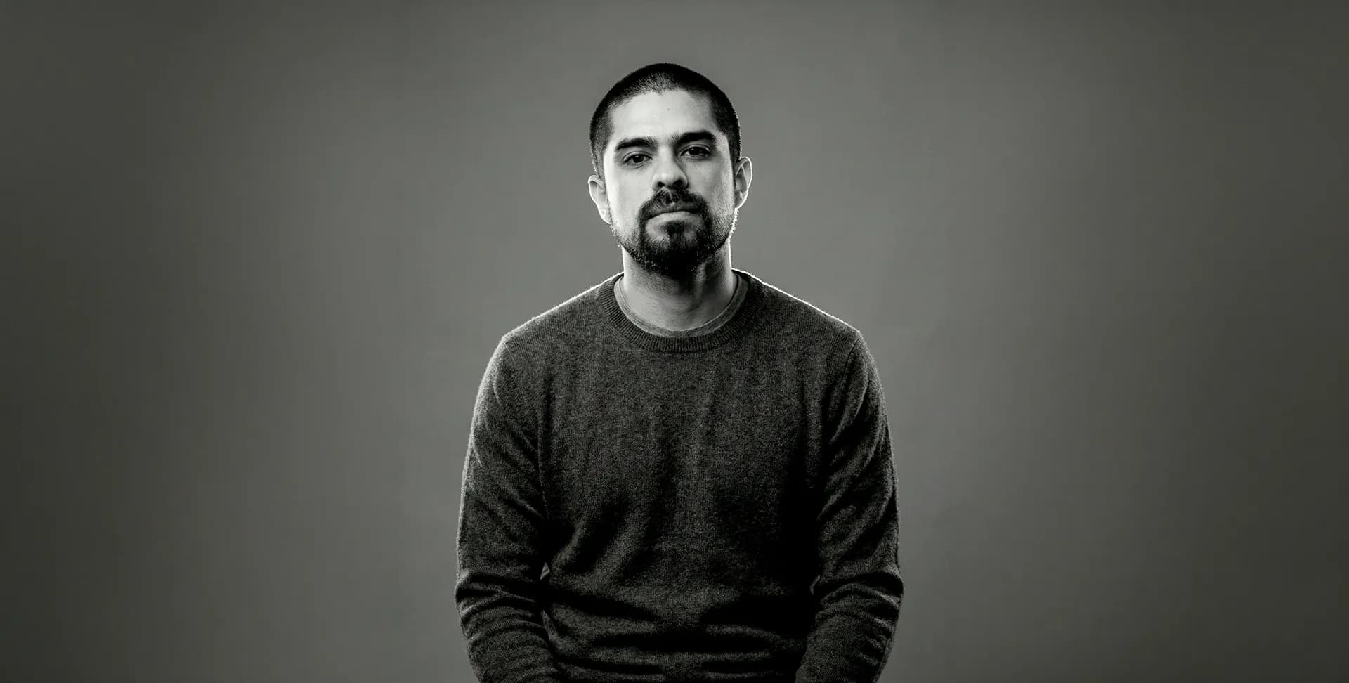 Fondo del portafolio de Jaime Cofré — Diseñador Gráfico, Especialista en Marketing Digital e Inteligencia Artificial